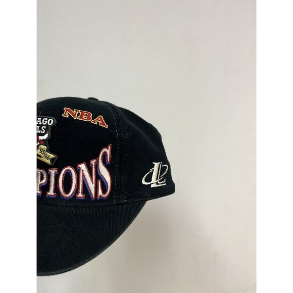 1997 Chicago Bulls Hat - Picture 2 of 5